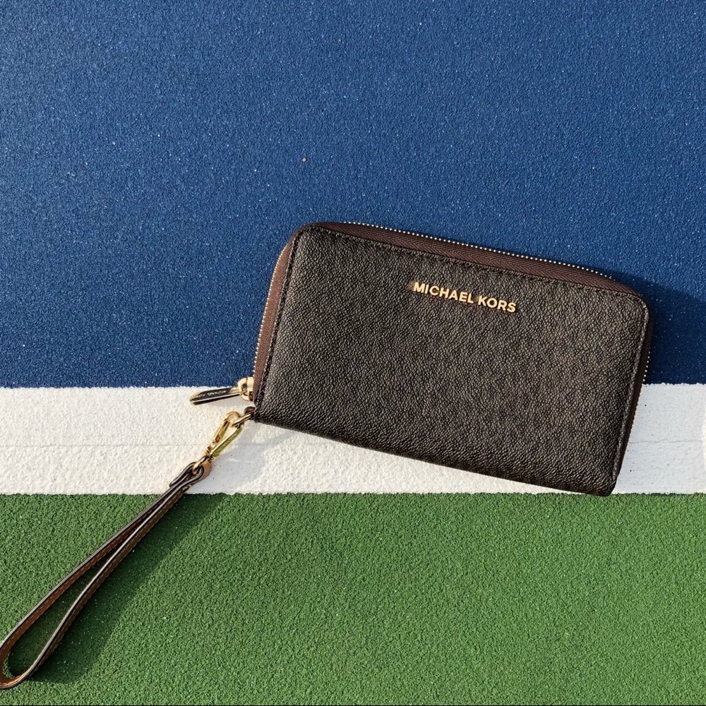 Michael Kors Wristlet Wallet